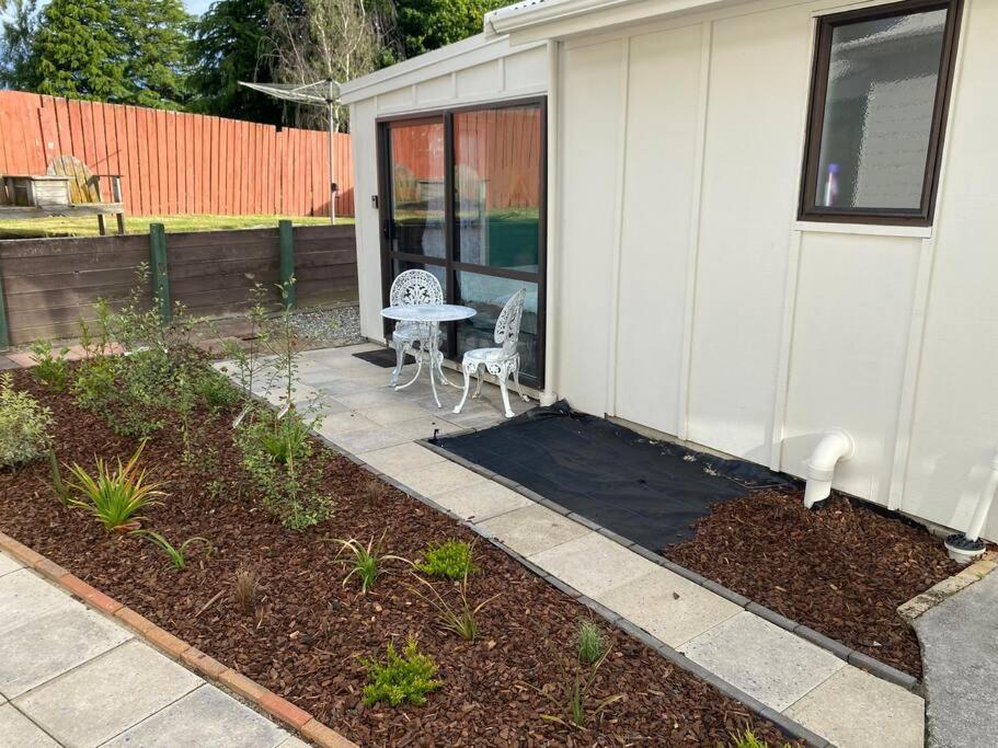 Appartamento Little Hideaway Lago Lago Taupo Esterno foto